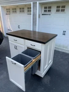 Meja-Dapur-Minimalis-Kayu-Mahoni Kabinet-Duco-Putih-Kombinasi-Top-Natural
