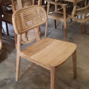 Kursi-Cafe-Jati-Minimalis-Kombinasi-Rotan